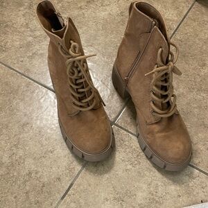 Women’s construction boots